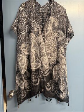 Black gray and white Paisley Kimono with Tassel accents